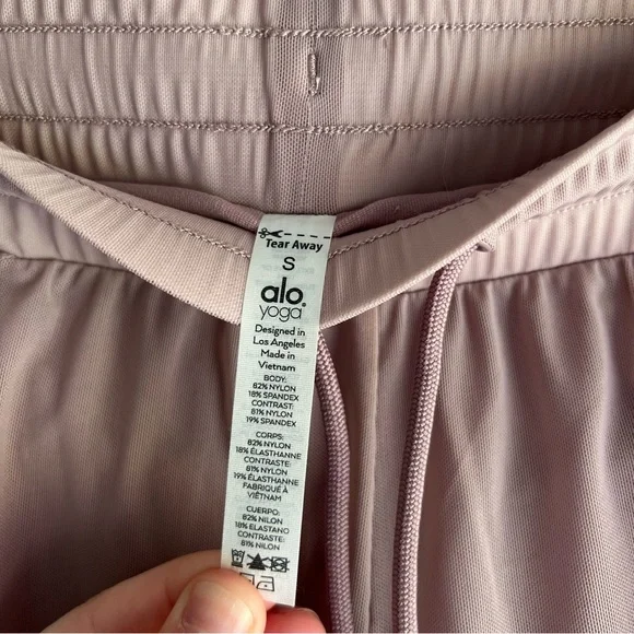 ALO Yoga Mauve Athletic Shorts - Picture 4 of 4